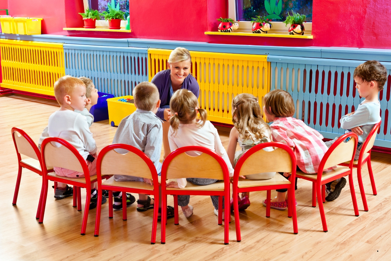 Cadre de travail ATSEM en école maternelle