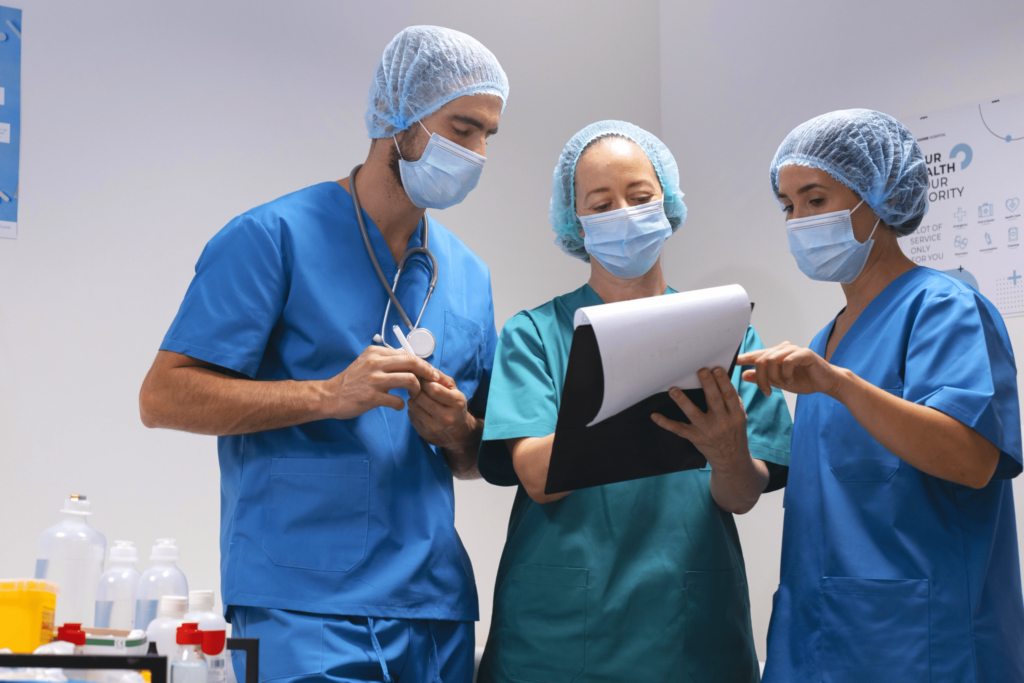 Infirmières travaillant au Luxembourg avec des salaires revalorisés en 2024